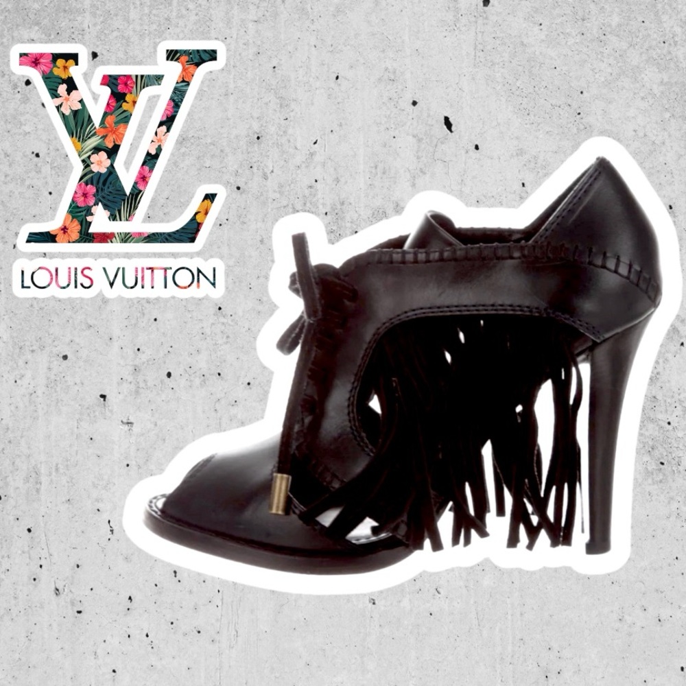 HOLD Louis Vuitton LV • Authentic Dakota Fringed Lace Up Peep-toe Booties